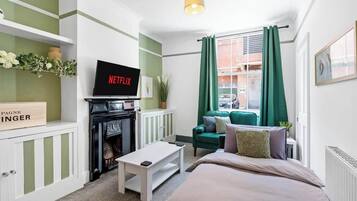 2 bedrooms, iron/ironing board, WiFi, bed sheets