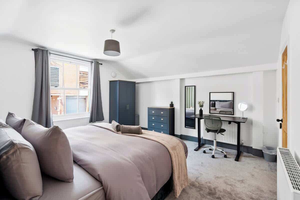 2 chambres, fer et planche à repasser, Wi-Fi, draps fournis