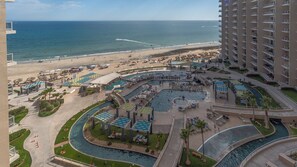 Een verwarmd zwembad