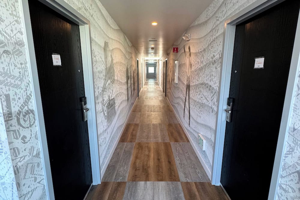 Hotel Rudra - Hollywood