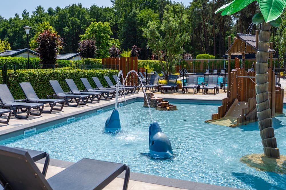 Beautiful Chalet With Airco, in a Holiday Park