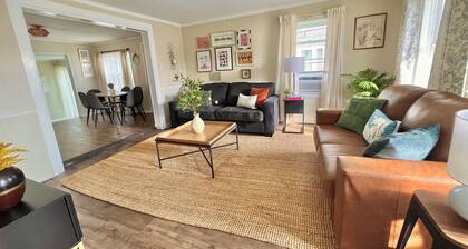 Welcome to happy home Oswego 5 bedroom to bathroom house with WiFi and AC