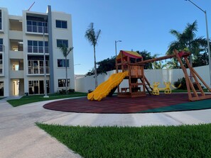 Children's area - New condo, Clean, Central to Everything In Cancún (Cancún)