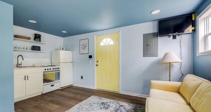 Tiny House 20 Mins from Beach