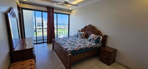 3 chambres, fer et planche à repasser, Wi-Fi gratuit, draps fournis