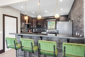 Fridge, microwave, oven, stovetop - Apple-achian Point • Hot Tub, Sauna, Views • Sleeps 15 (Hendersonville)