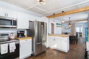 Fridge, microwave, oven, stovetop - Bee Tree Bliss | Pets, Hot Tub & Mountain Views! (Swannanoa)