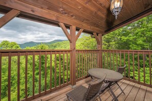 Property grounds - Firefly Lodge | Private Log Cabin with Gas Grill & Mountain Views! (Black Mountain)