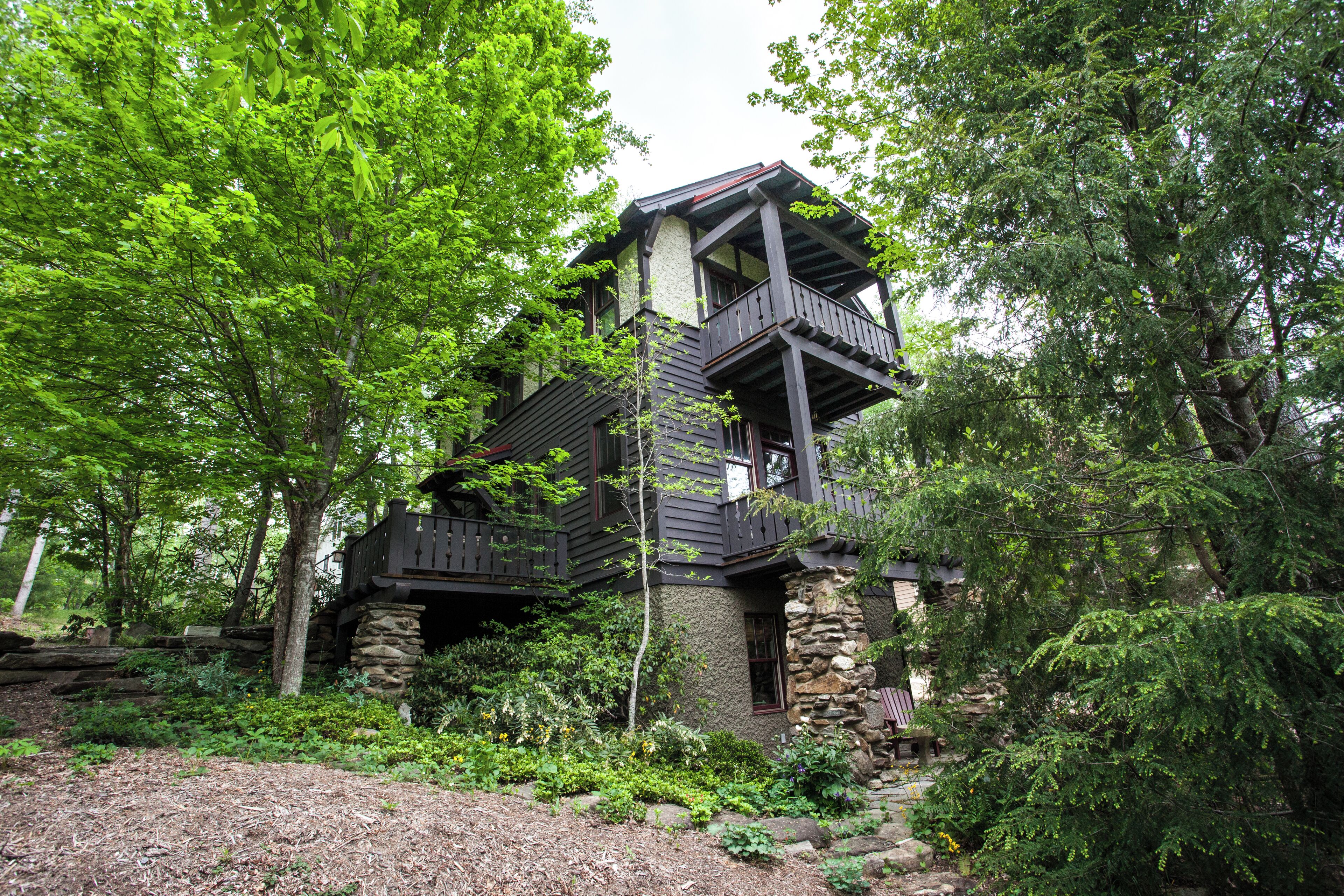 Ravenscroft | Arts & Crafts Treehouse in Cheshire Village
