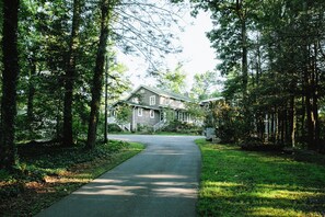 Exterior - Sanjema Lodge | Spacious Home in Ridgecrest (Ridgecrest)