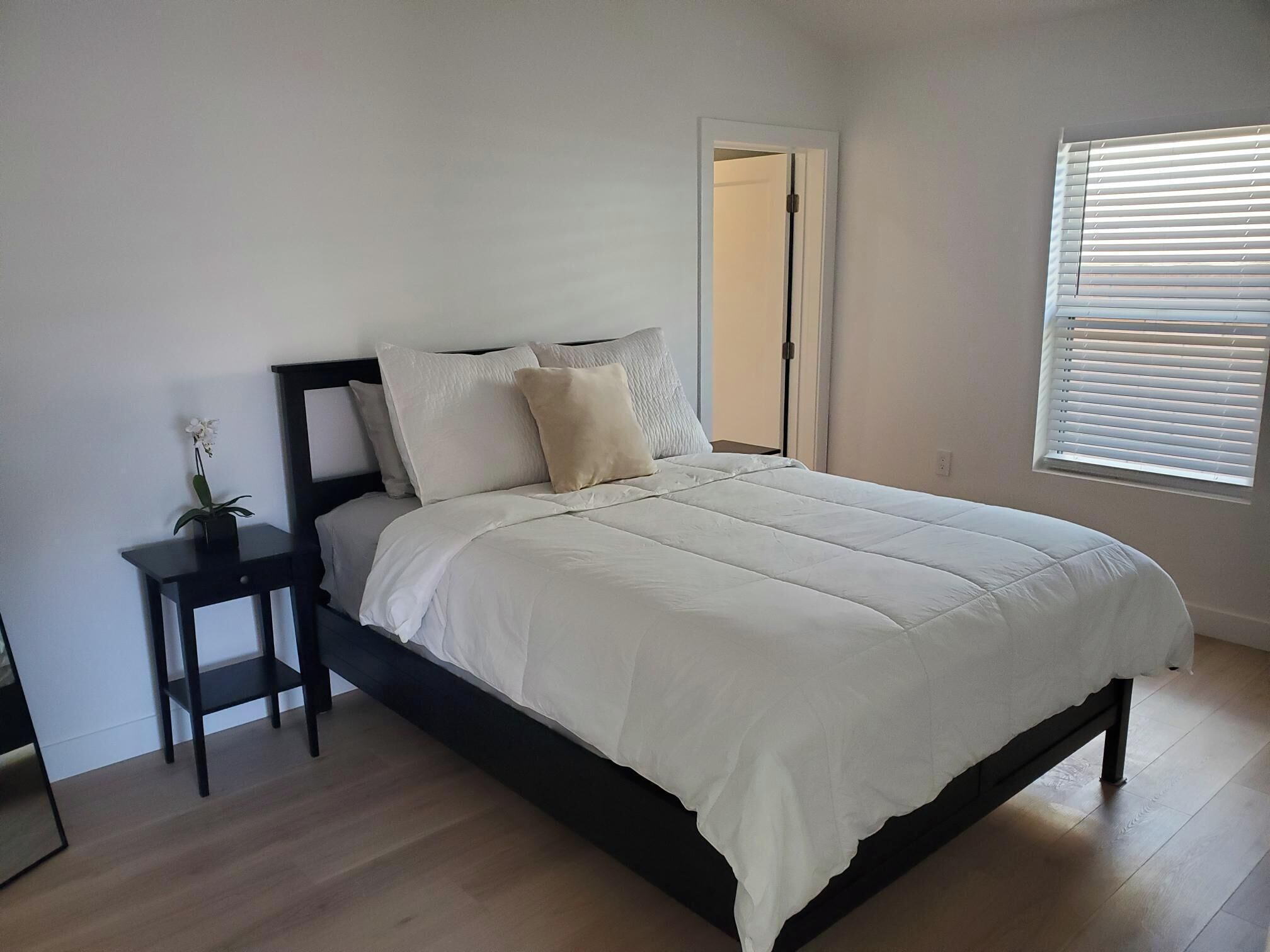 Charming 1 bedroom/ 1 bathroom ADU with Wi-Fi, AC in delightful North Hills, CA