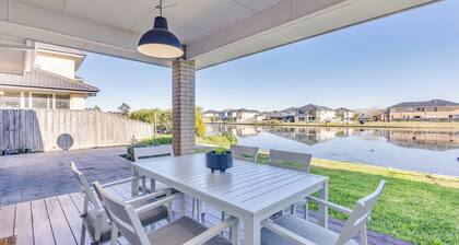 StayAU Magnificent Lakefront Villa