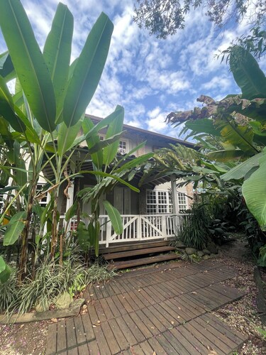 Tropical Mansion for up to 10 People (Exclusive Villa)