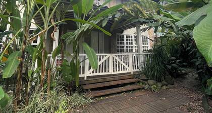 Tropical Mansion for up to 10 People (Exclusive Villa)
