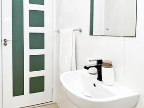 Handtücher, Seife, Toilettenpapier