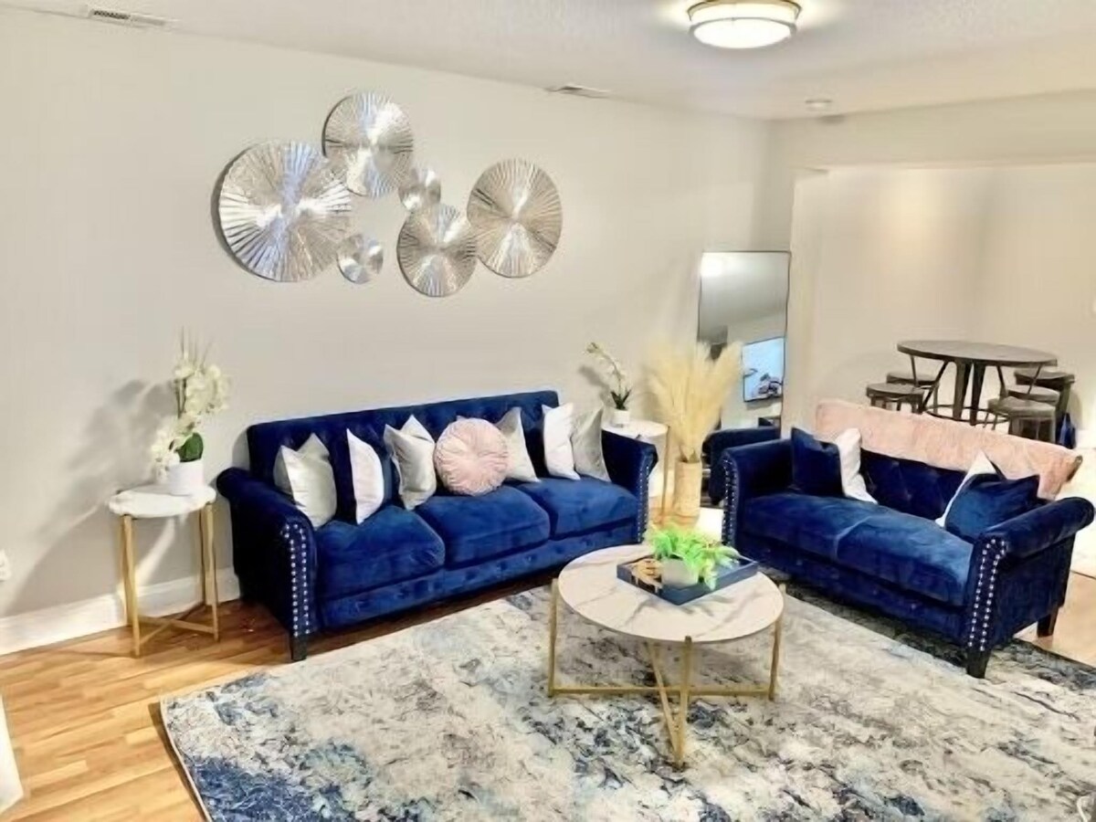 Rare Townhome with Queen Beds in Plaza Midwood-10 min drive uptown