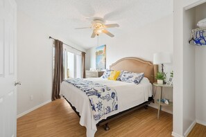 1 bedroom, iron/ironing board, free WiFi, bed sheets - La Mirage Condo 100 Beachfront Resort Condominiums with Private Boardwalk (Port Aransas)