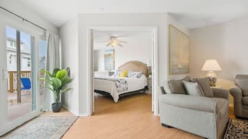 1 slaapkamer, een strijkplank/strijkijzer, gratis wifi, beddengoed
