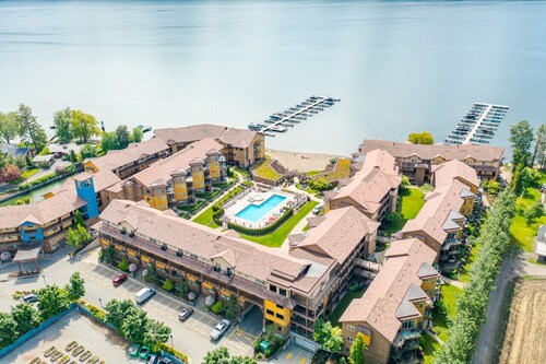 Summer Vacation Oasis at Barona Beach