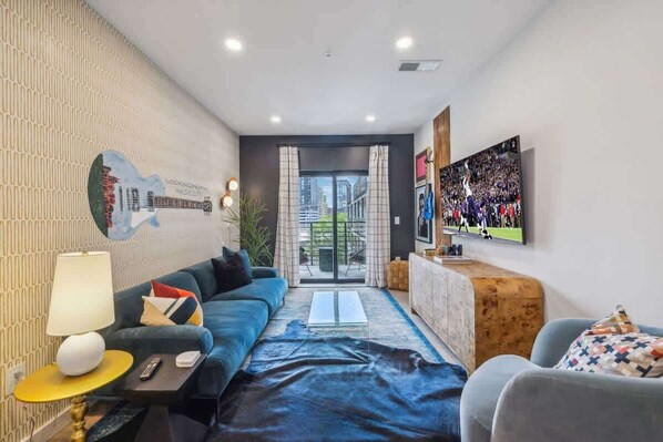 Smart TV, fireplace, offices