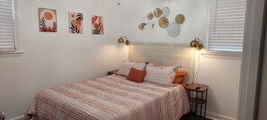 3 bedrooms, desk, travel cot, free WiFi - Charming 3-bedroom house with private patio, 20min to dwntn Nashville/ Airport (Hendersonville)