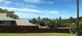 Cozy Private Ohana with Sunset/Ocean Views and Private Entrance