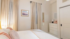 1 bedroom, desk, iron/ironing board, WiFi - Cozy, walkable 1-bedroom apartment in Pittsburgh with WiFi, AC (Pittsburgh)