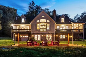 المنشأة من الخارج