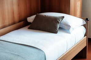 2 bedrooms, iron/ironing board, free WiFi, bed sheets - Apartment next to the Riva di Cernobbio (LA CASA DI NICE) (Cernobbio)