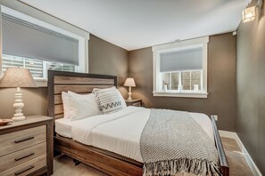 5 bedrooms, iron/ironing board, free WiFi, bed sheets
