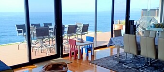 OCEANFRONT, PORT KEMBLA 
-  Sleeps 10
-  4 Bedrooms
-  + Foldout
-  Great Views
