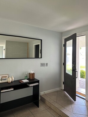 Interior - Backyard Paradise with Heated Pool, Putt Golf and Yard Games. (Mesa)