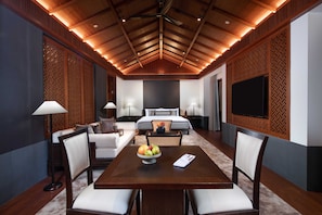 Luxury Room, 1 King Bed, Courtyard View | Premium bedding, down duvets, pillow-top beds, free minibar - Ahnluh Guantang Hotel (Chengdu)