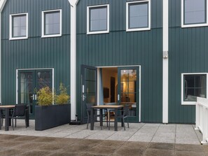 Apartment | Dining - Nice Hotel Room Only 1 km From Volendam Centre (Volendam)