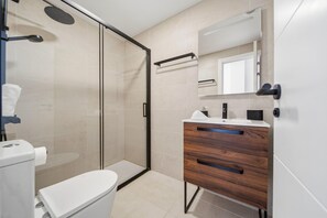 Hair dryer - Penthouse with sea views, two bedrooms with direct access to the coastal path (roses)