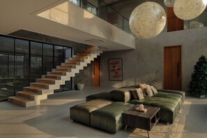 Interior - Gorgeous 5-bedroom villa in enchanting Bali with WiFi, AC, Huge Pool and garden (Bali)