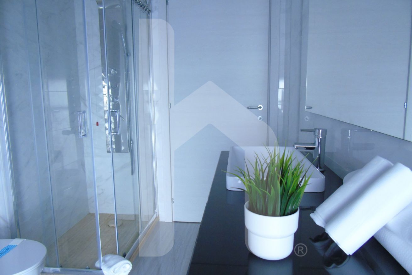 Shower, bidet, towels