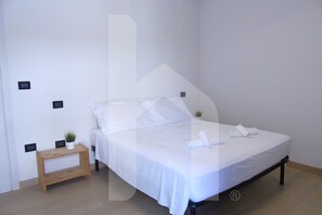 2 bedrooms, bed sheets - Homiday - Emma Residence (Giulianova)