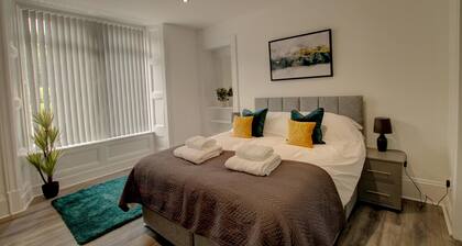 Bright & Stylish 1-Bed Apt w/free parking & Wi-Fi
