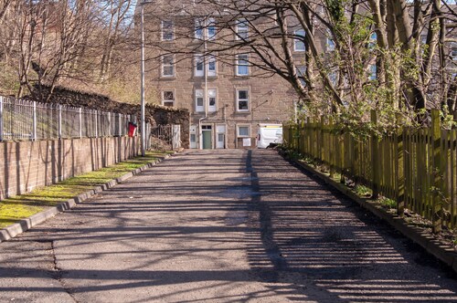 3-Bedroom Apartment by Eden Project - Free Parking