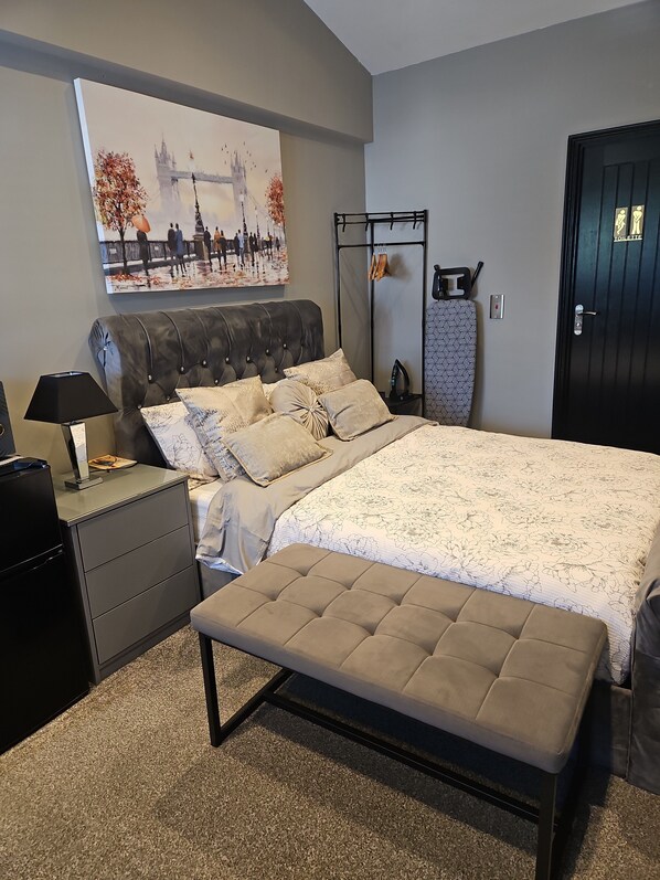 WiFi, bed sheets, wheelchair access