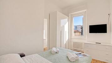 1 bedroom, iron/ironing board, WiFi (free), bed sheets