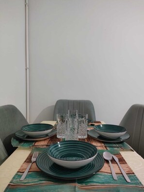 Dining - Spacious 3 Bedroom Apartment in Zone 1
(London)