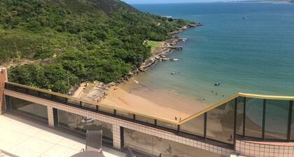 Cobertura Linear no canto nobre da Praia em frente ao Morro da Pescaria 4Quartos