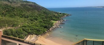 Cobertura Linear no canto nobre da Praia em frente ao Morro da Pescaria 4Quartos