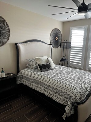 2 quartos, ferros/tábuas de passar roupa, Wi-Fi, roupa de cama