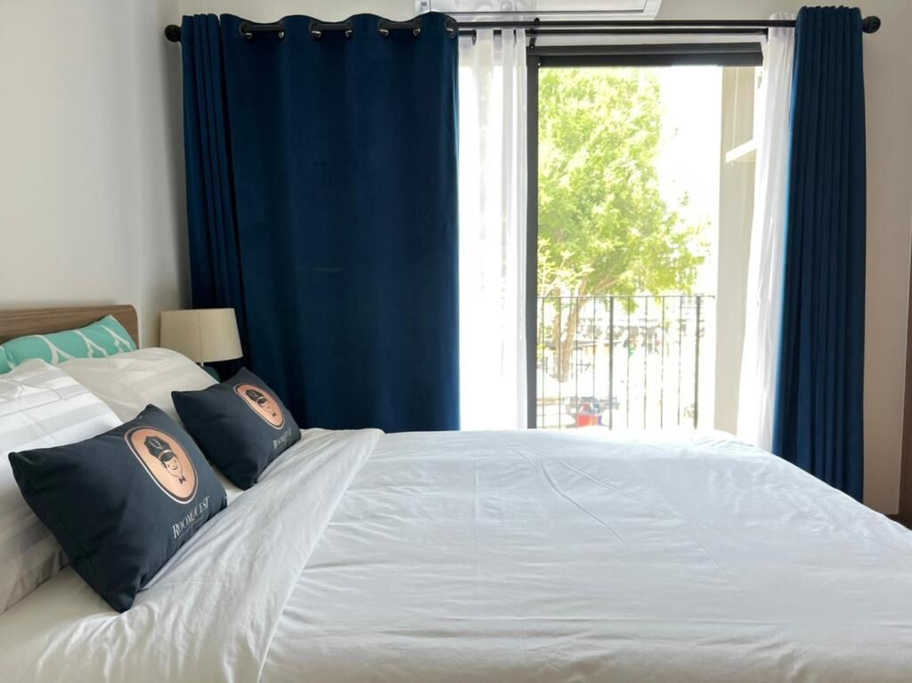 Estúdio, 1 cama Queen e sofá-cama, para não fumantes | Quartos à prova de som, Wi-Fi de cortesia, roupa de cama