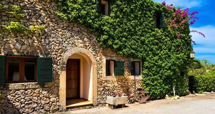 Belvilla by OYO Villa Es Garrover