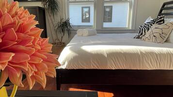 4 bedrooms, desk, iron/ironing board, free WiFi