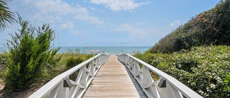 House, 5 Bedrooms | Beach